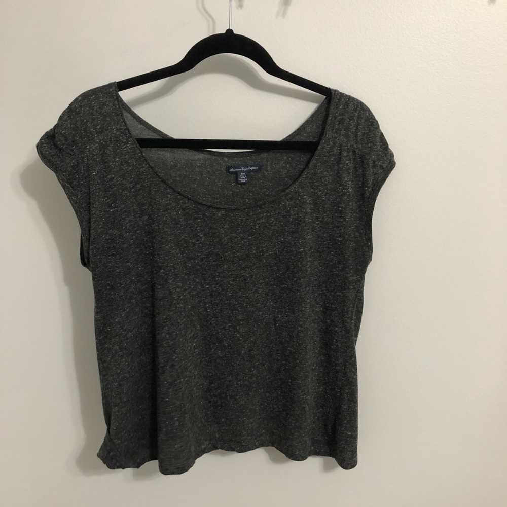 American Eagle semi cropped flowy top
